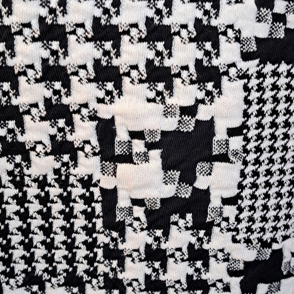 Open Front Black & White Houndstooth Jacket - Picture 4 of 7